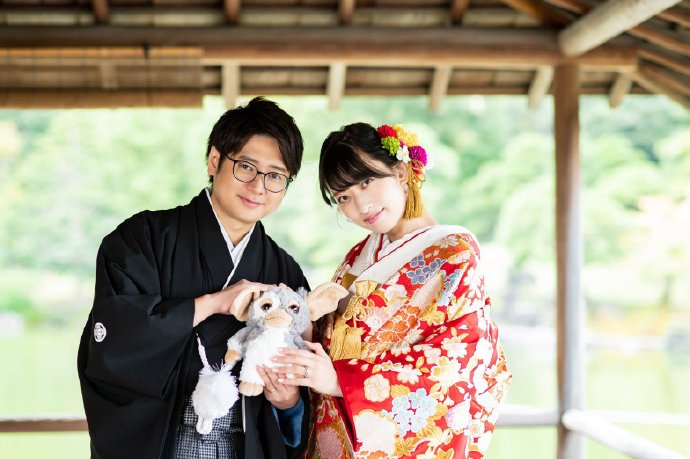 知名街霸职业选手Fuudo宣布与写真艺人仓持由香结婚。