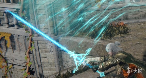 《艾尔登法环》双手巨剑华丽蓝宝石纹理MOD电脑版下载