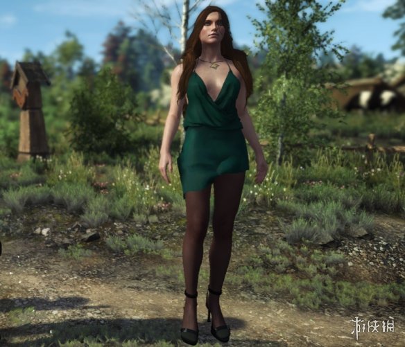 《巫师3：狂猎》女主角特莉丝诱人连衣裙包MOD电脑版下载