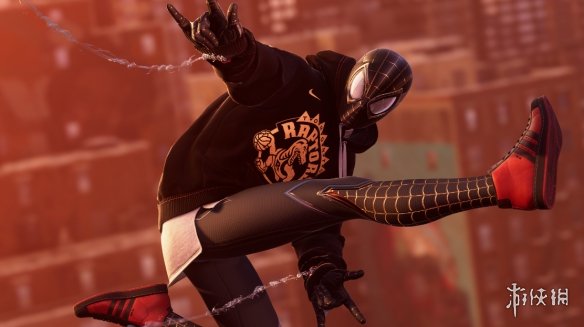 《蜘蛛侠：迈尔斯莫拉莱斯》多伦多猛龙连帽衫MOD电脑版下载
