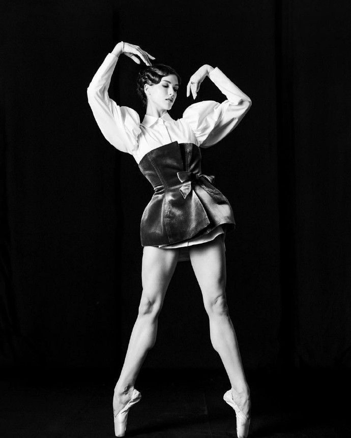 《原子之心》双生舞伶扮演者 二次世界 第10张