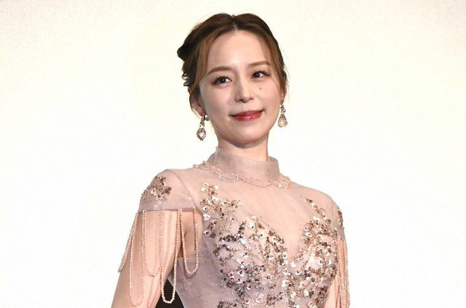 平野绫 宣布与 谷口贤志 离婚