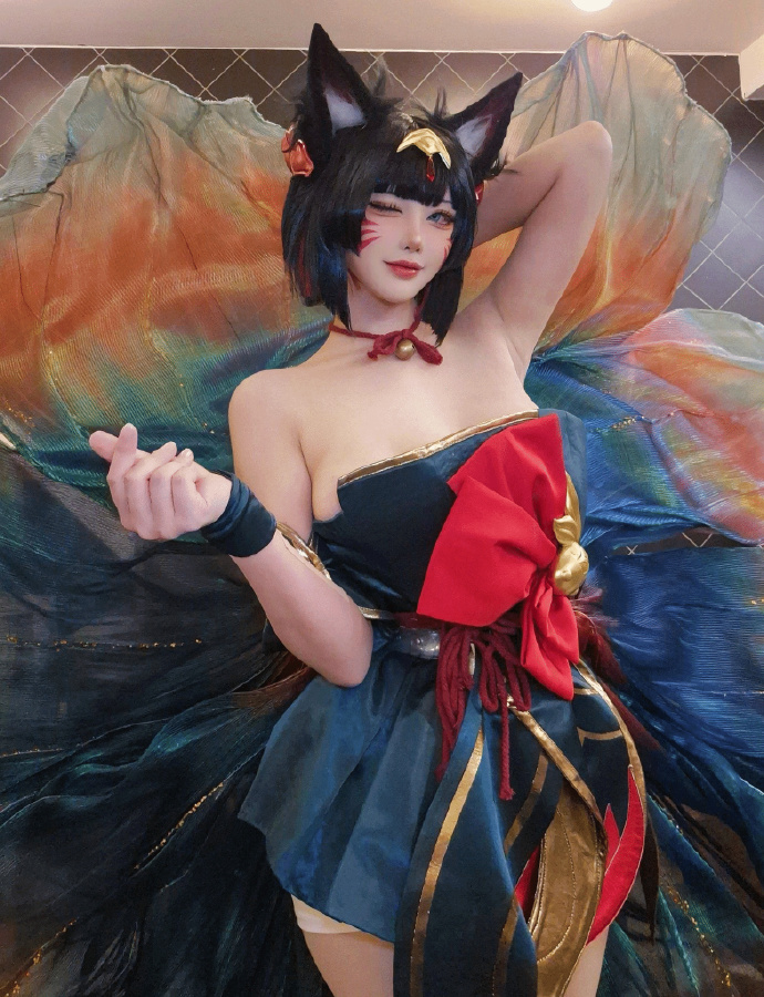 美女韩援coser回应争议：已终止与中国代理商的合作